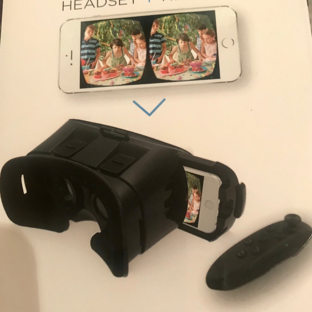 NIB Cynocular Virtual Headset with Remote Control